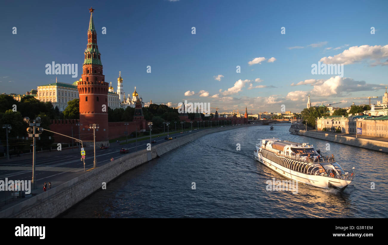 Bateaux sur la rivière de Moscou Banque D'Images