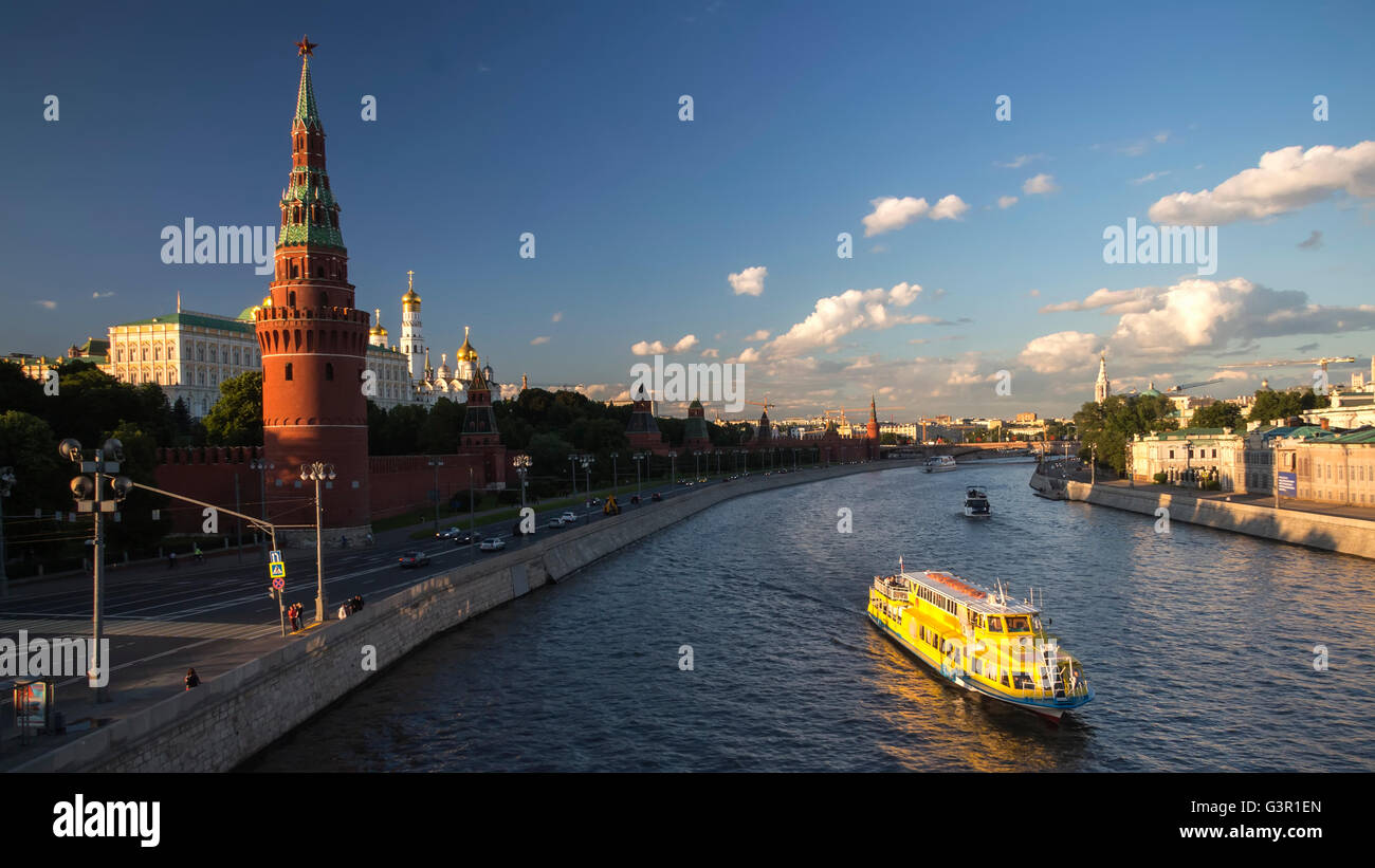 Bateaux sur la rivière de Moscou Banque D'Images