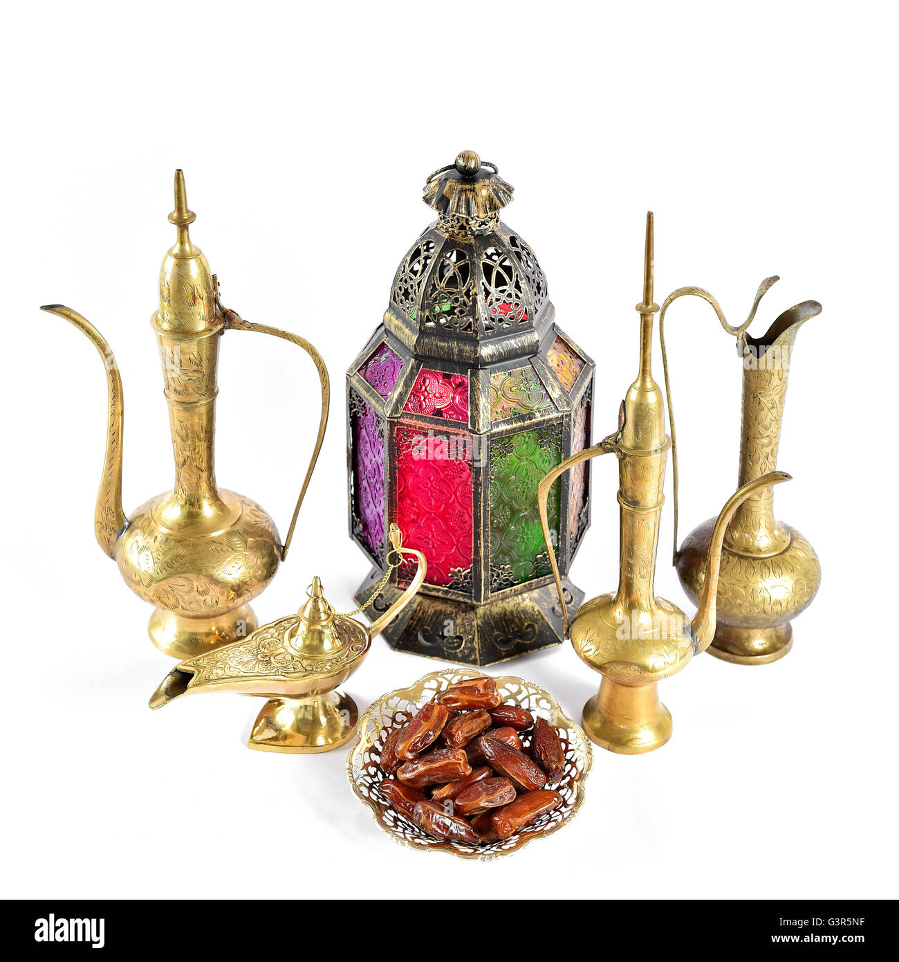 Lanterne décoration vacances orientales, casseroles, vaisselle. Concept d'hospitalité islamique. Ramadan kareem Banque D'Images