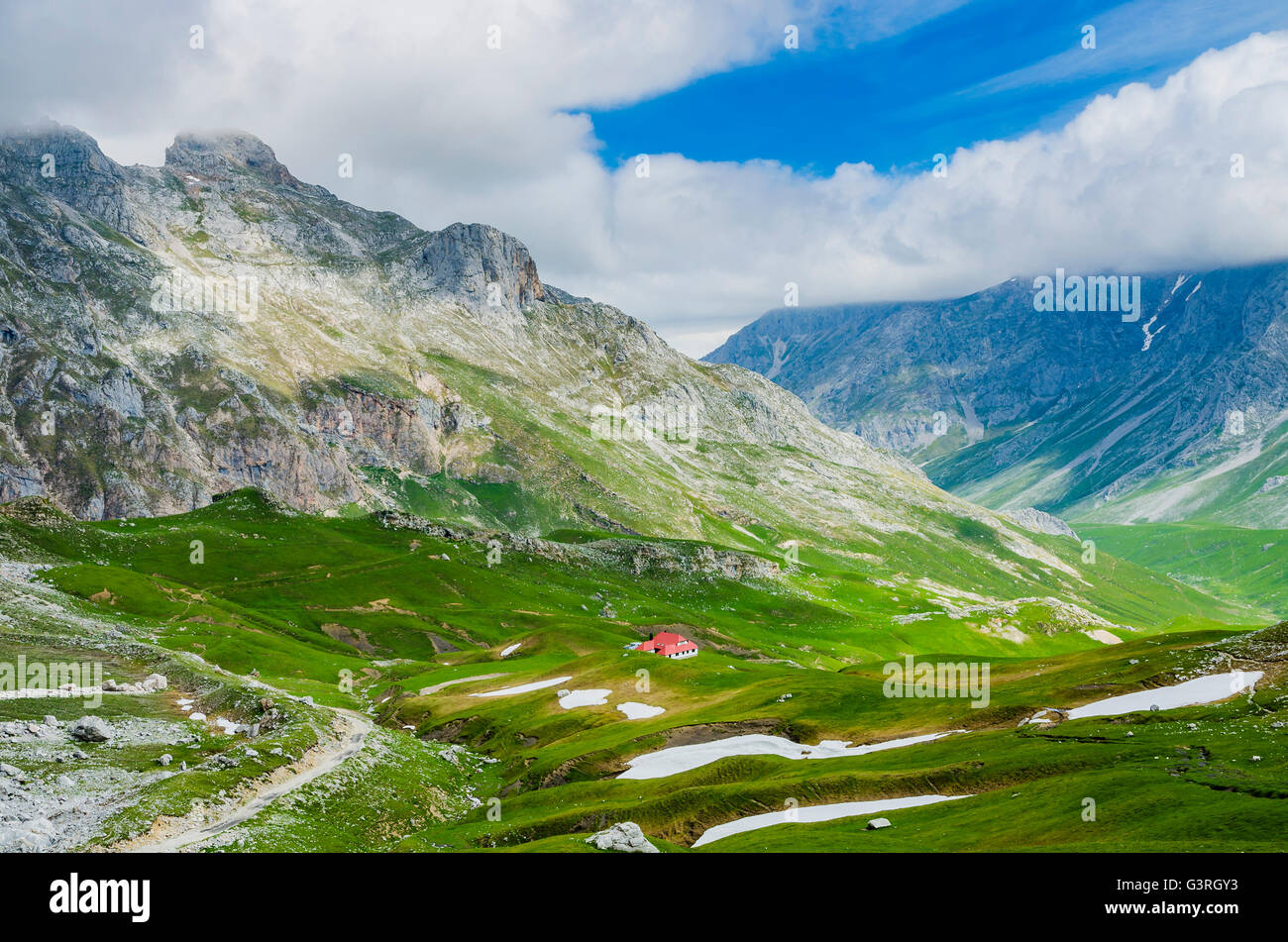 PR-PNPE 24 - Route Aliva ports. Picos de Europa, Cantabria, Spain, Europe Banque D'Images