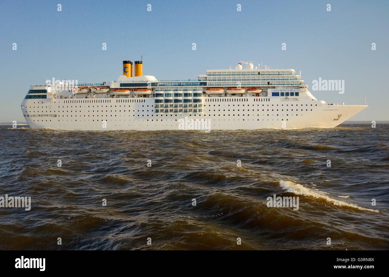 La Russie. La ligne de croisière Costa Costa Romantica océan sortant de Saint-Pétersbourg dans le golfe de Finlande. L'été Banque D'Images
