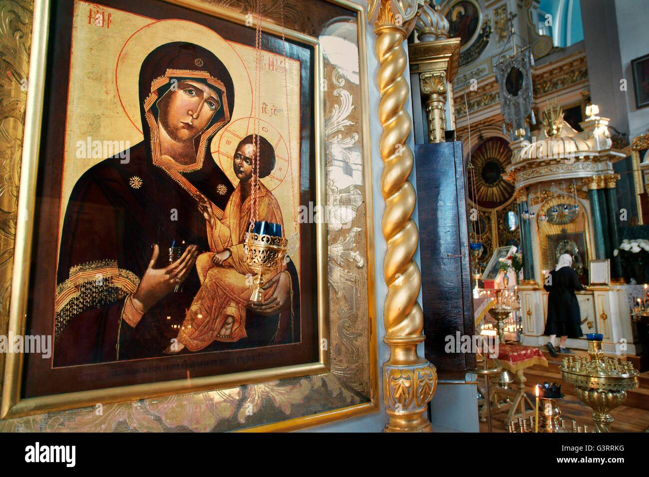 Saint Petersburg en Russie. Intérieur de la Cathédrale Saint Vladimir. L'icône de l'art russe orthodoxe chrétienne de Vierge à l'Enfant Jésus. Banque D'Images