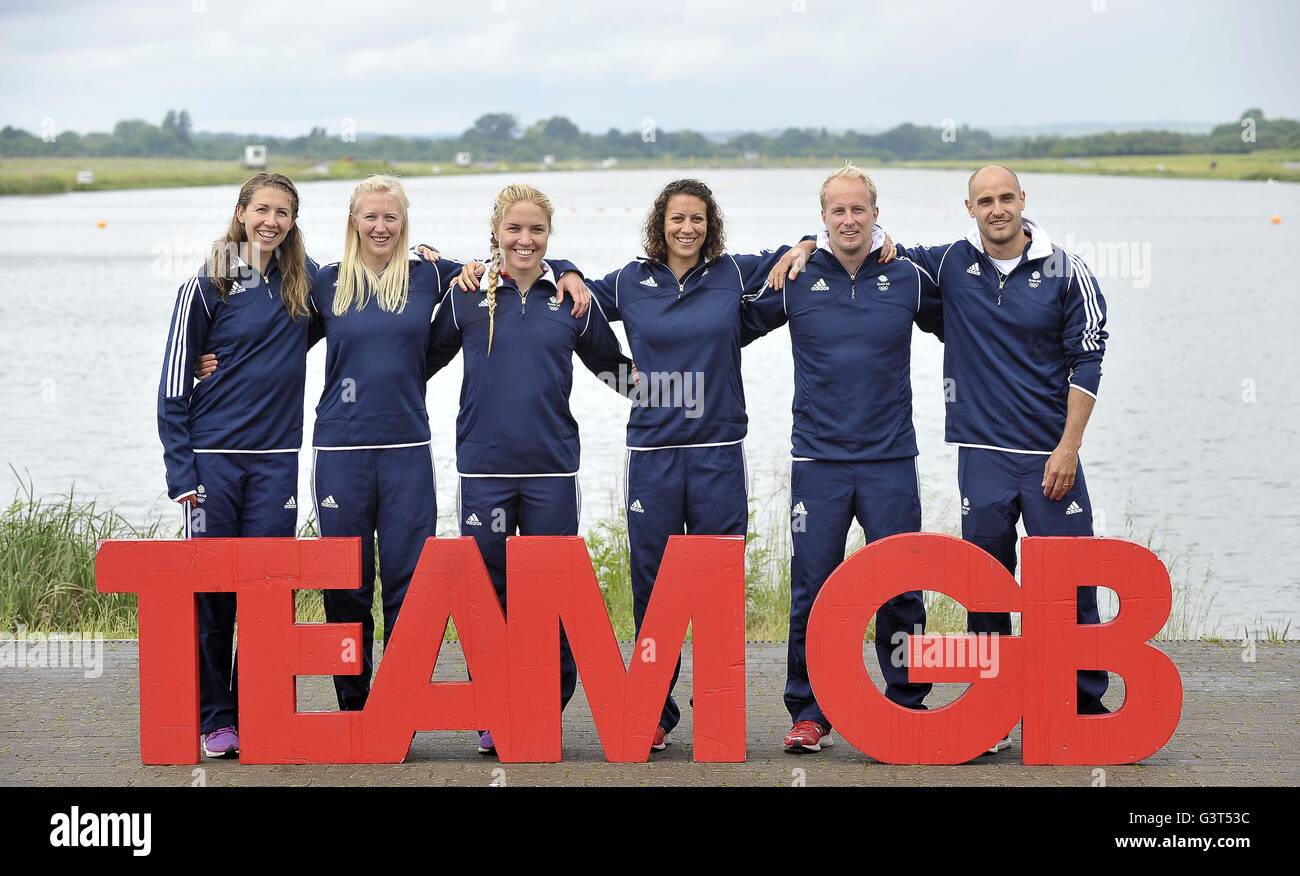 Windsor, Berkshire, Royaume-Uni. 14 Juin, 2016. (L à r) Jess Walker, Rachel Cawthorn, Asstofuck Simon, Louisa Gurski, Jon Schofield et Liam Heath. TeamGB annoncer l'équipe de sprint en canoë pour les Jeux Olympiques de Rio2016. Dorney Lake. Windsor. Dans le Berkshire. UK. 14/06/2016. Credit : Sport en images/Alamy Live News Banque D'Images