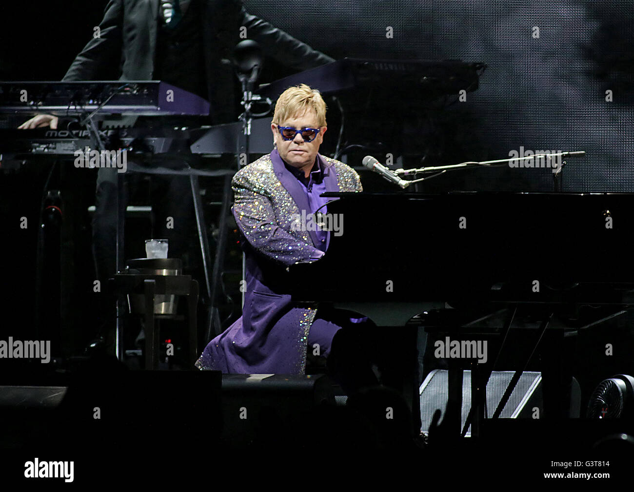 Liverpool, Royaume-Uni. 14 Juin, 2016. La scène d'Elton John à Liverpool Echo Arena Crédit : Ernie Pollard/Alamy Live News Banque D'Images