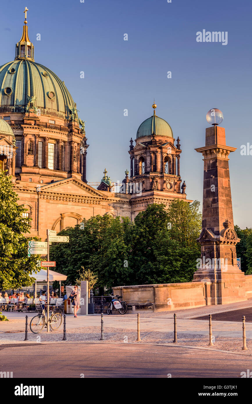 Allemagne, Berlin, Berliner Dom contre ciel clair Banque D'Images