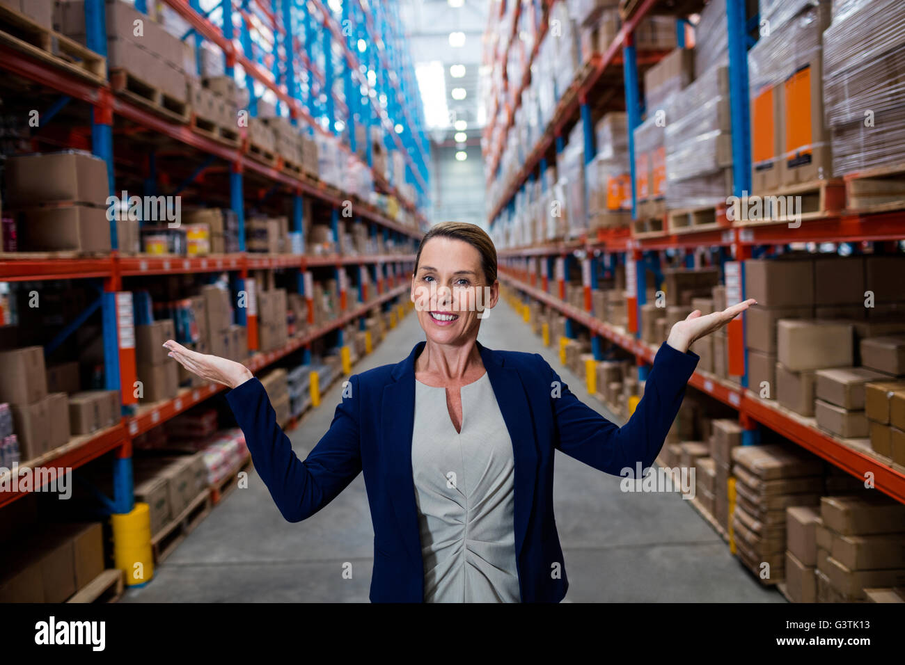 La moitié de la longueur de Warehouse Manager Banque D'Images