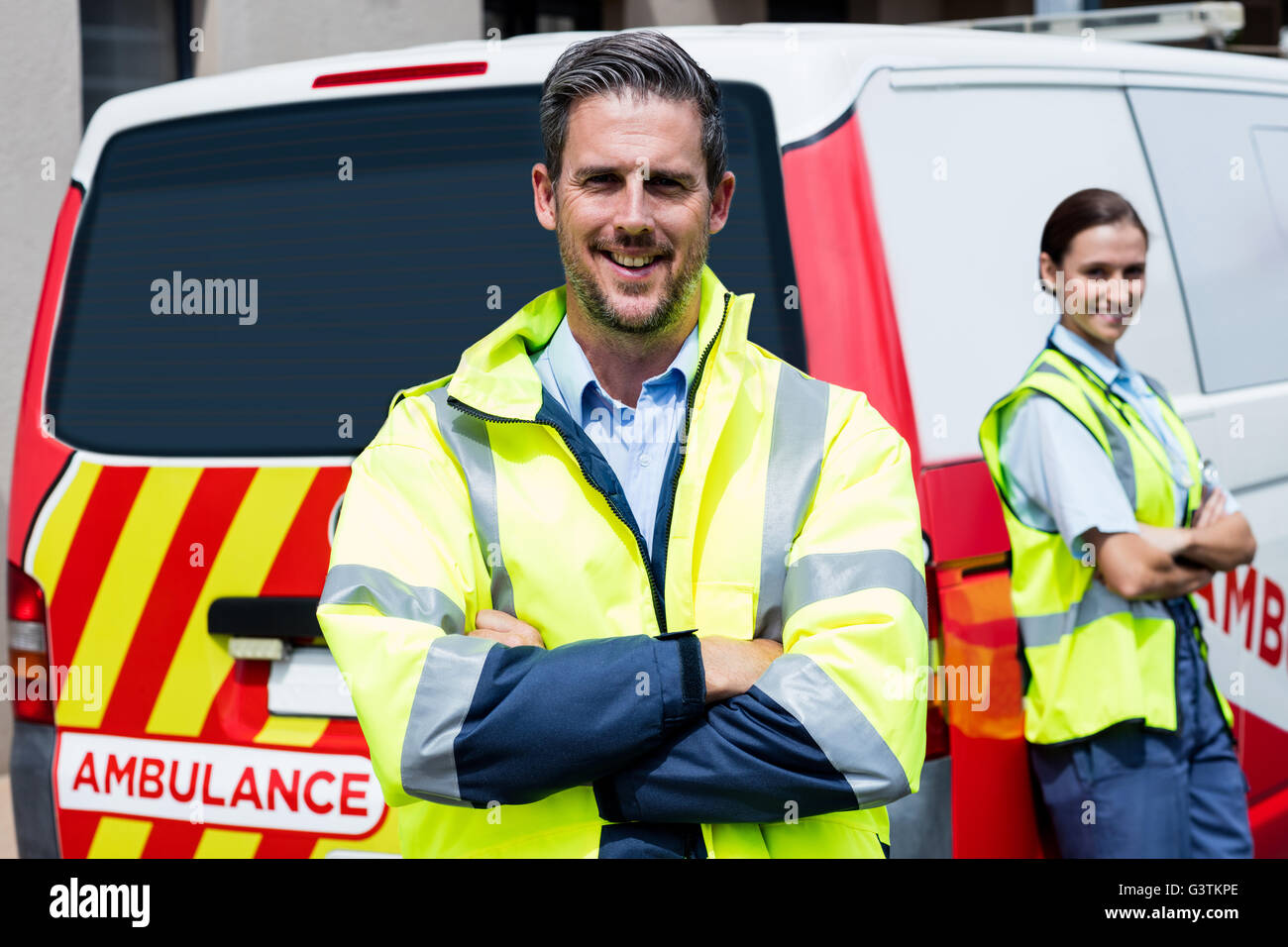 Portrait de l'équipe d'ambulanciers Banque D'Images