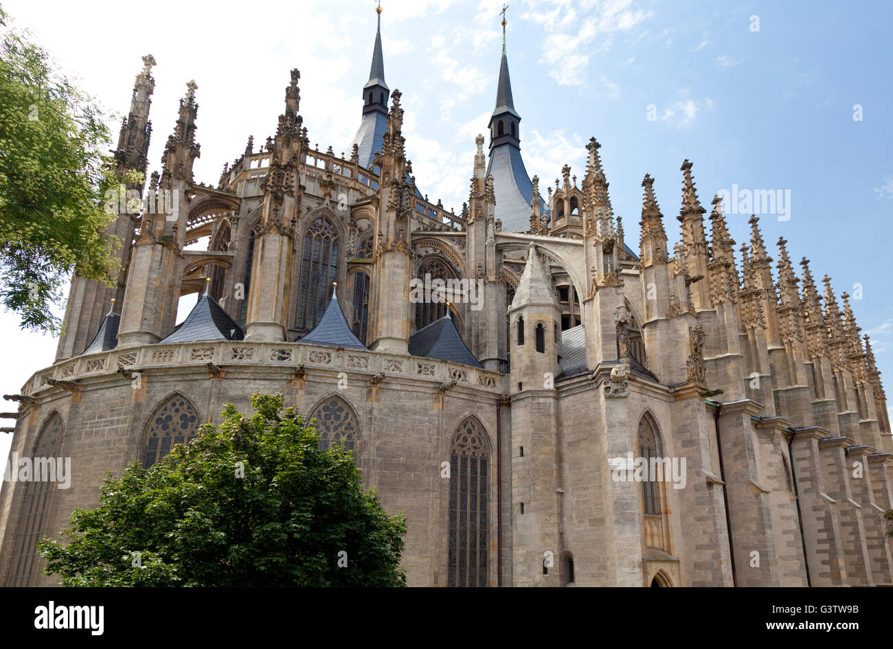 Vue de Saint Barbara's Church et ses arcs-boutants à Kutná Hora, République tchèque. Banque D'Images