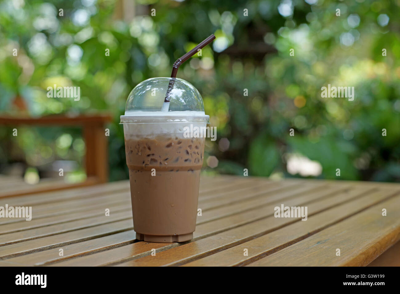 Boisson froide frappuccino chocolat en tasse à emporter Banque D'Images