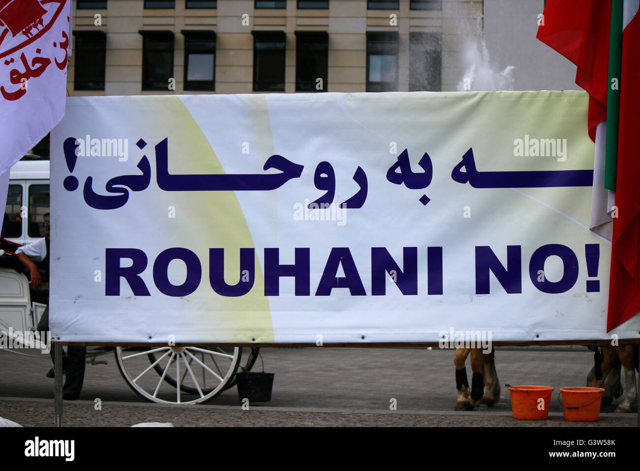 Rouhani 'Non !' - Protestplakat gegen Hassan Rohani (Iran), Berlin-Mitte. Banque D'Images