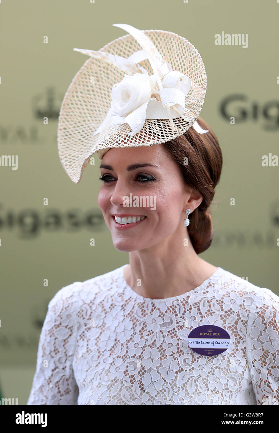La duchesse de Cambridge au cours de la deuxième journée du Royal Ascot, 2016 à Ascot Racecourse. Banque D'Images