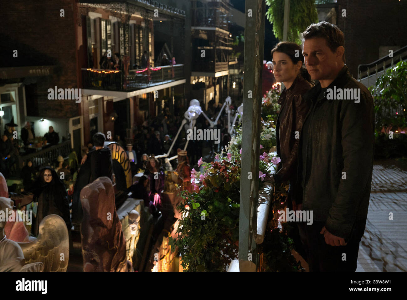 Jack Reacher : ne jamais revenir (aussi connu sous le nom de Jack Reacher : Ne jamais regarder en arrière) est un thriller d'action américain de 2016 réalisé par Edward Zwick et écrit par Zwick et Marshall Herskovitz. Cette photo est pour un usage éditorial uniquement et est l'auteur de la société film et/ou le photographe attribué par le film ou la société de production et ne peut être reproduite que par des publications dans le cadre de la promotion du film ci-dessus. Un crédit obligatoire pour l'entreprise de film est nécessaire. Le photographe devrait également être crédité lorsque connu.être portés lorsqu'il est connu. Banque D'Images