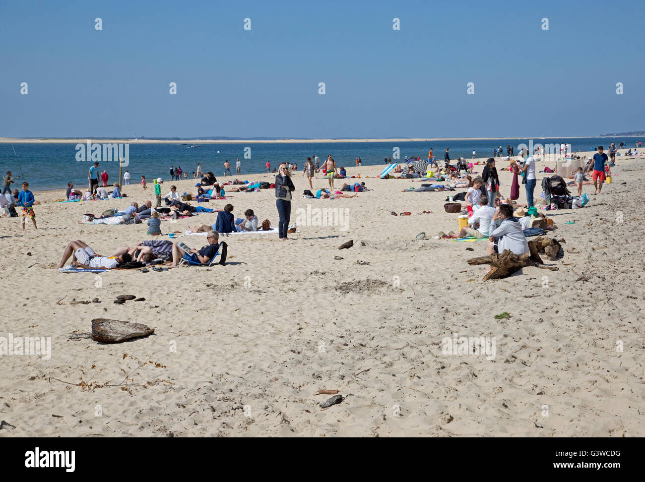 Les vacanciers profitant de vacances de plage sur la Dune du Pyla le sud de la France Banque D'Images