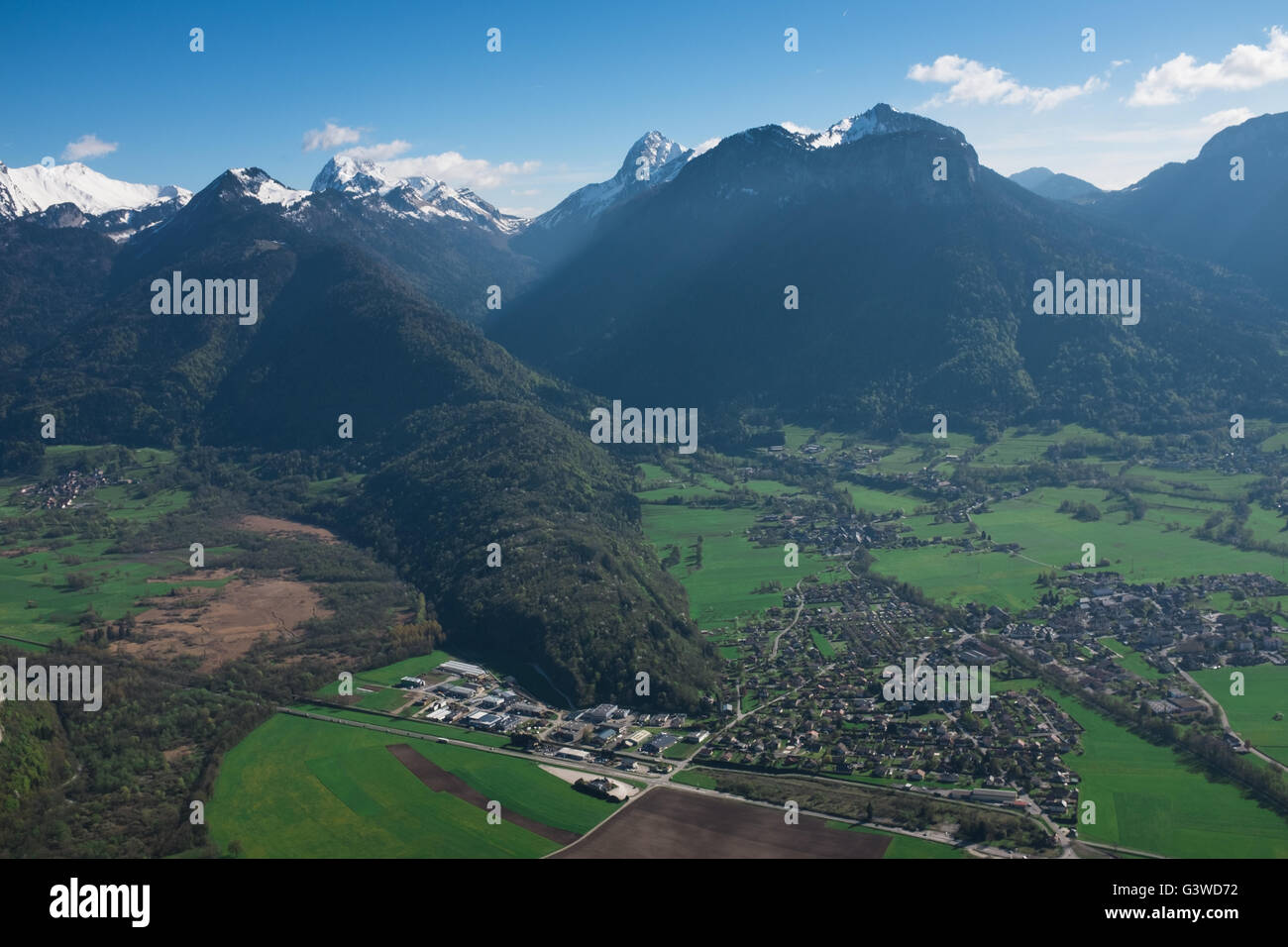 Près de Doussard lac d'Annecy vu de l'air, Alpes, Haute Savoie Banque D'Images