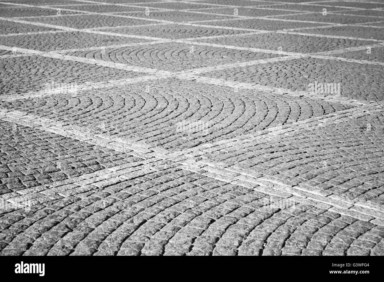 Rue pavée avec revêtement gris motif carré, texture de fond urbain Banque D'Images