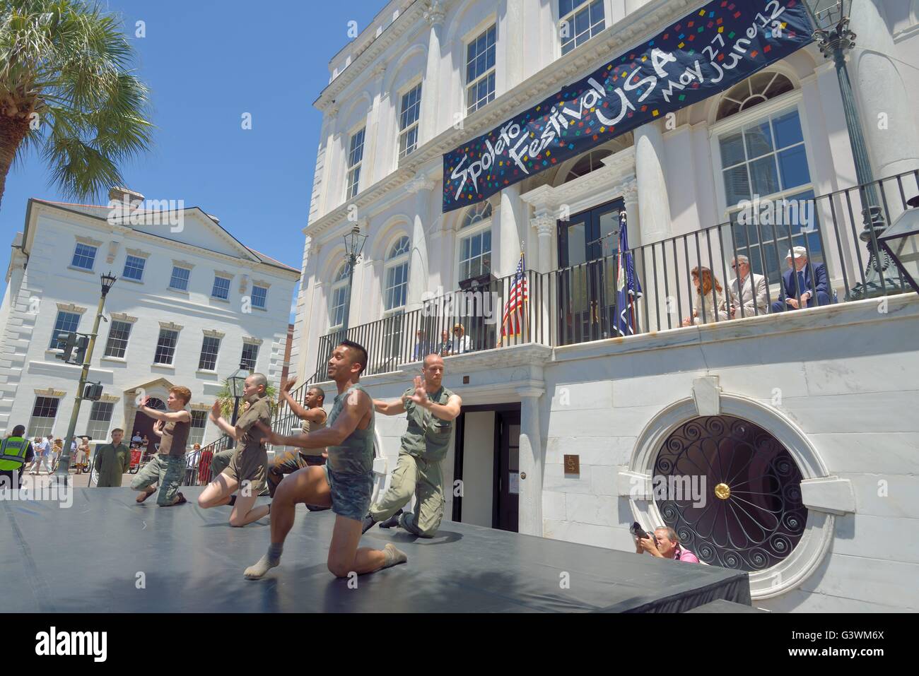 Groupe de danse lors du spectacle 2016 Spoleto Festival Banque D'Images