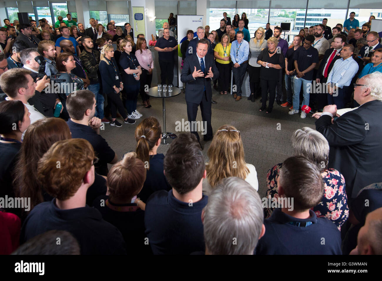 L'ancien Premier Ministre, David Cameron, Premier Ministre du Pays de Galles avec Carwyn Jones à British Gas à Cardiff, Pays de Galles du Sud. Banque D'Images