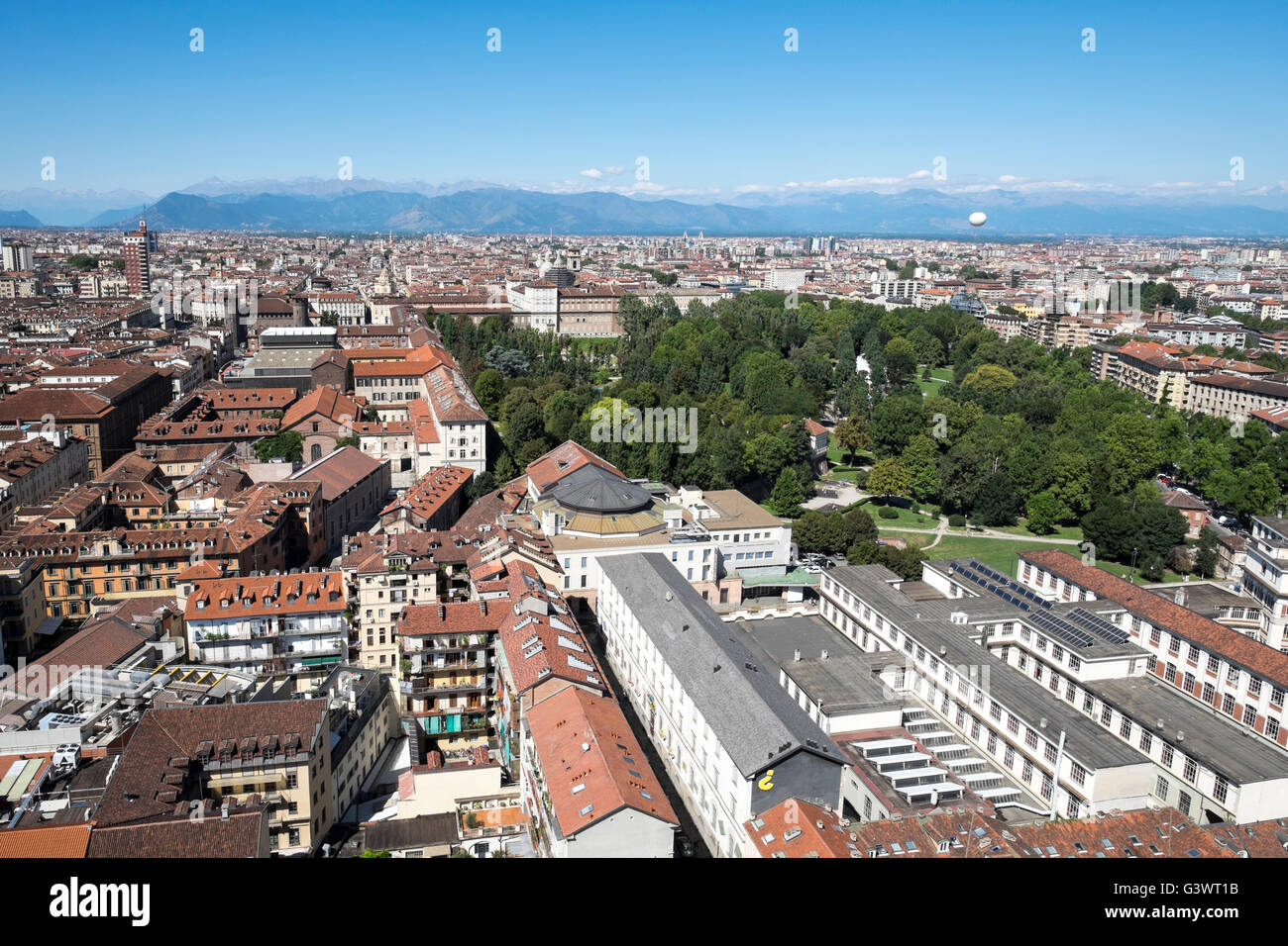 L'Italie, Piémont, Turin, vue panoramique de la ville de La Mole Antonelliana, Jardins et Palais Royal Banque D'Images