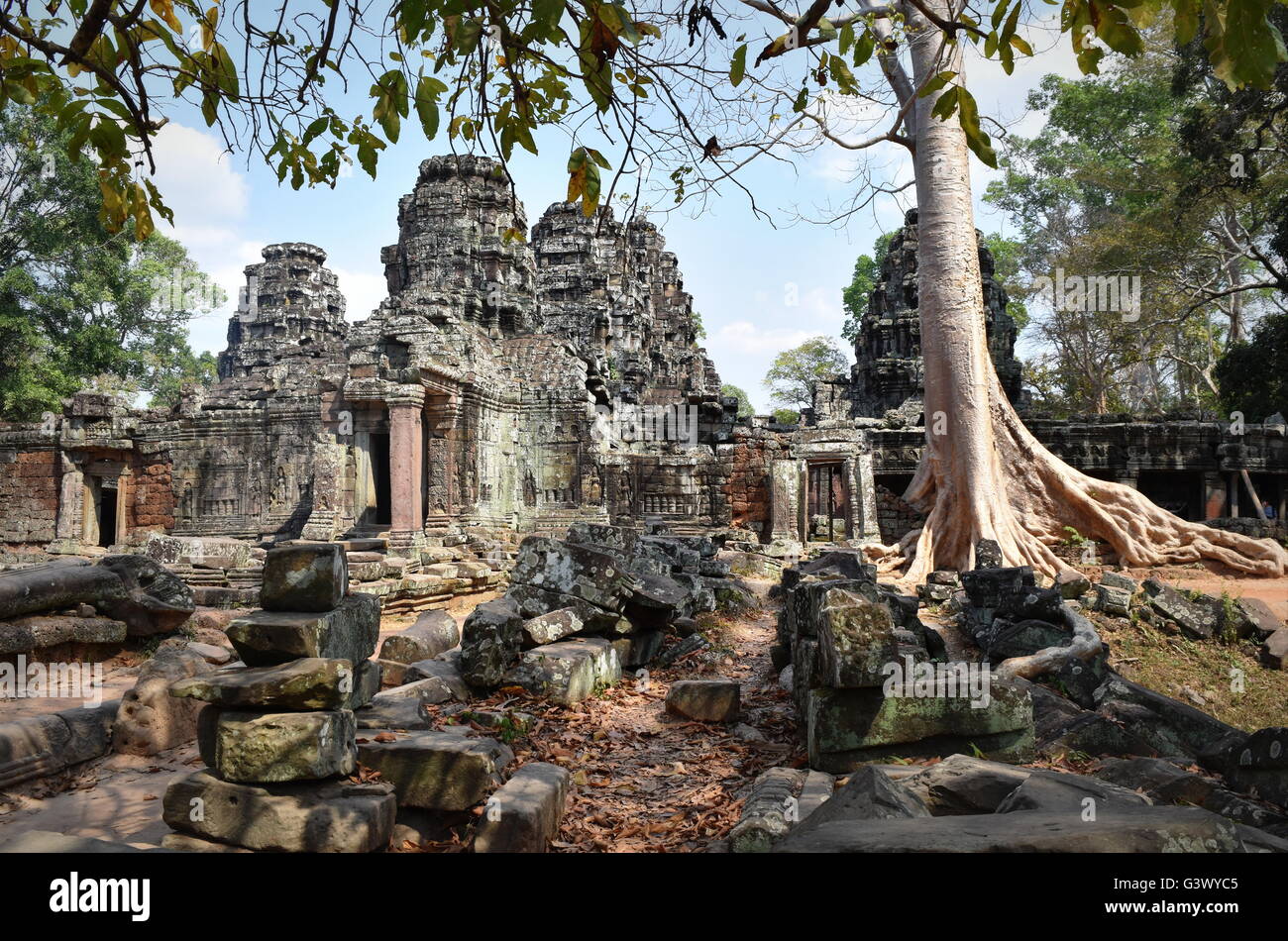 Ruines de temples en pierre dans la jungle, Banteay Kdei temple bouddhiste, Cambodge Banque D'Images