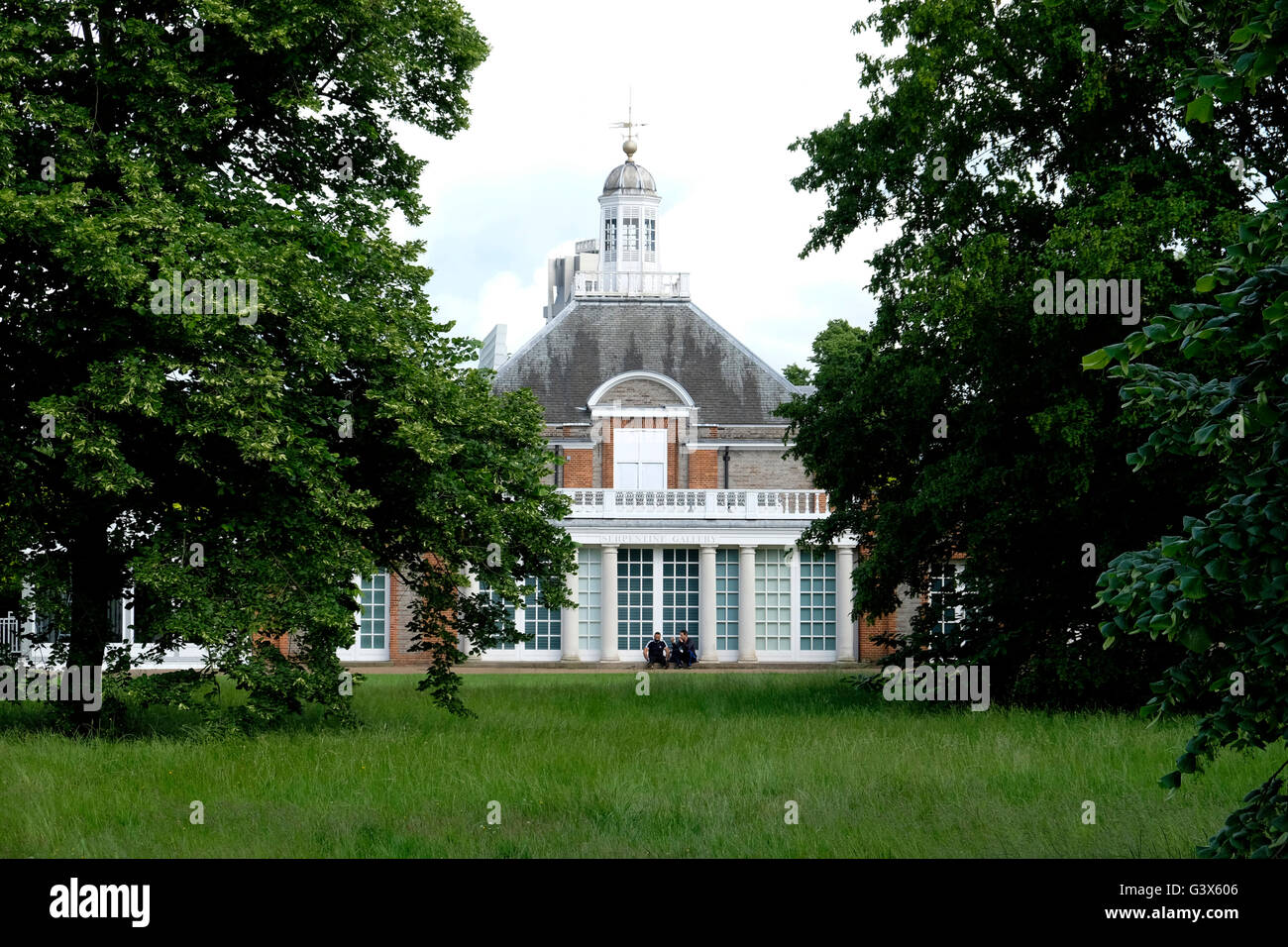 Une vue générale de la Serpentine Gallery dans les jardins de Kensington, Londres Banque D'Images