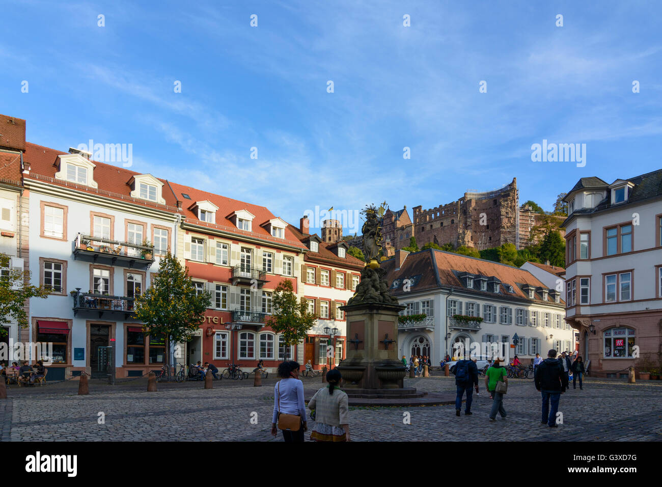 La place de la vieille ville : la place Karlsplatz et le château, l'Allemagne, Bade-Wurtemberg, Kurpfalz, Heidelberg Banque D'Images