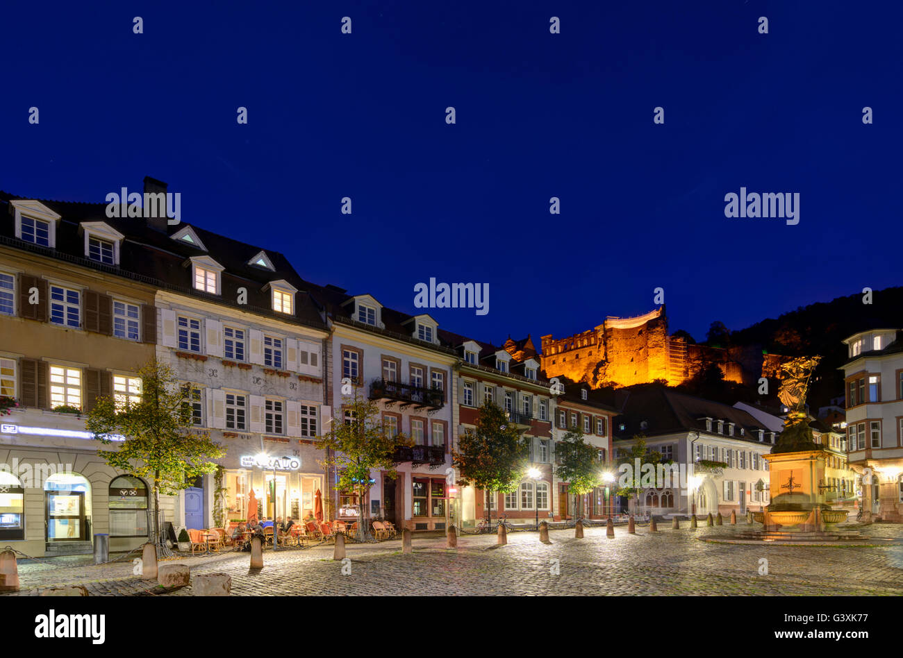 La place de la vieille ville : la place Karlsplatz et le château, l'Allemagne, Bade-Wurtemberg, Kurpfalz, Heidelberg Banque D'Images