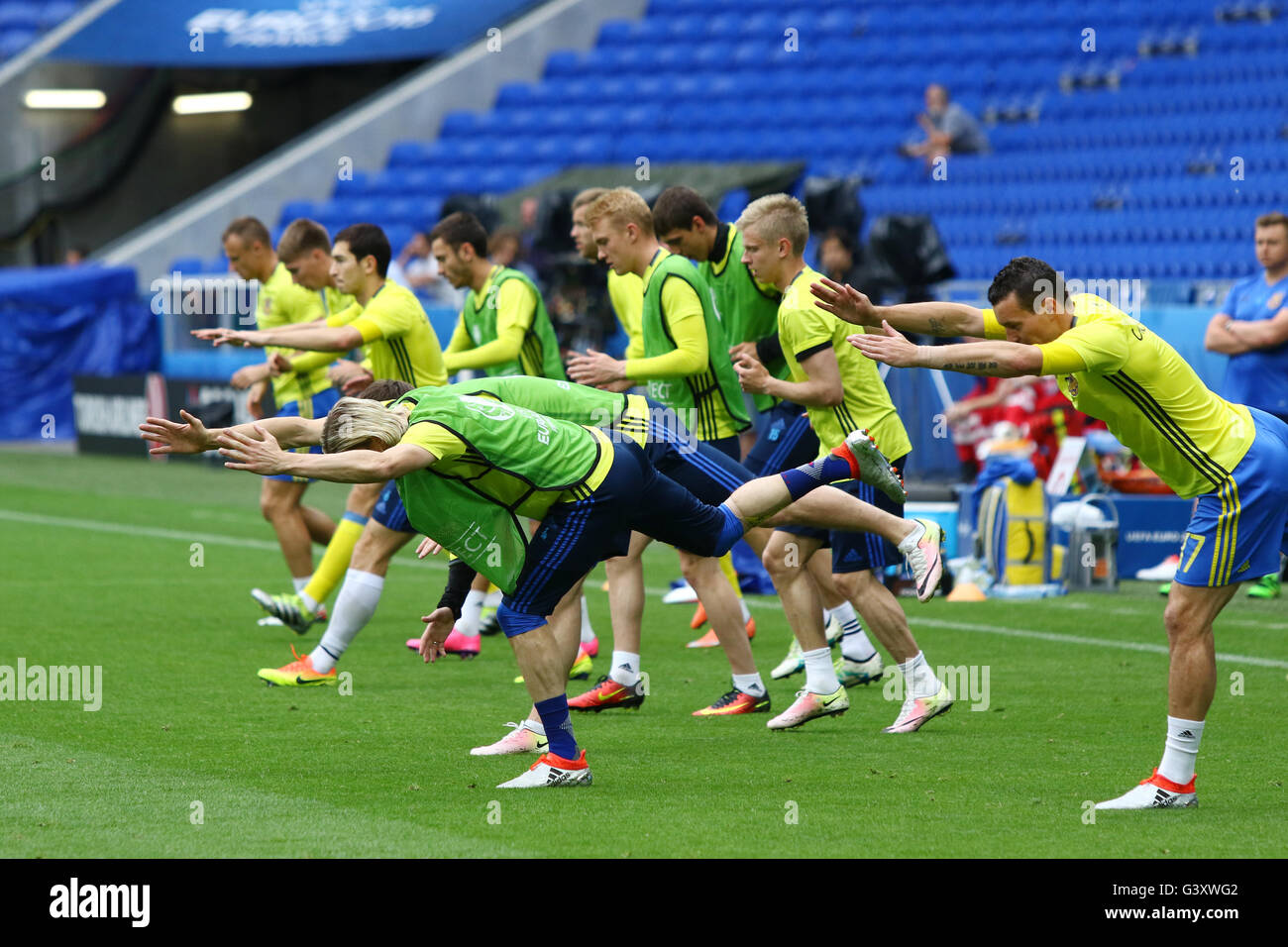 Lyon, France. 15 Juin, 2016. Ouvrir session de formation de l'Ukraine avant de l'Équipe Nationale de Football UEFA EURO 2016 match contre N.Ireland. Stade de Lyon, Lyon, France. Crédit : Oleksandr Prykhodko/Alamy Live News Banque D'Images