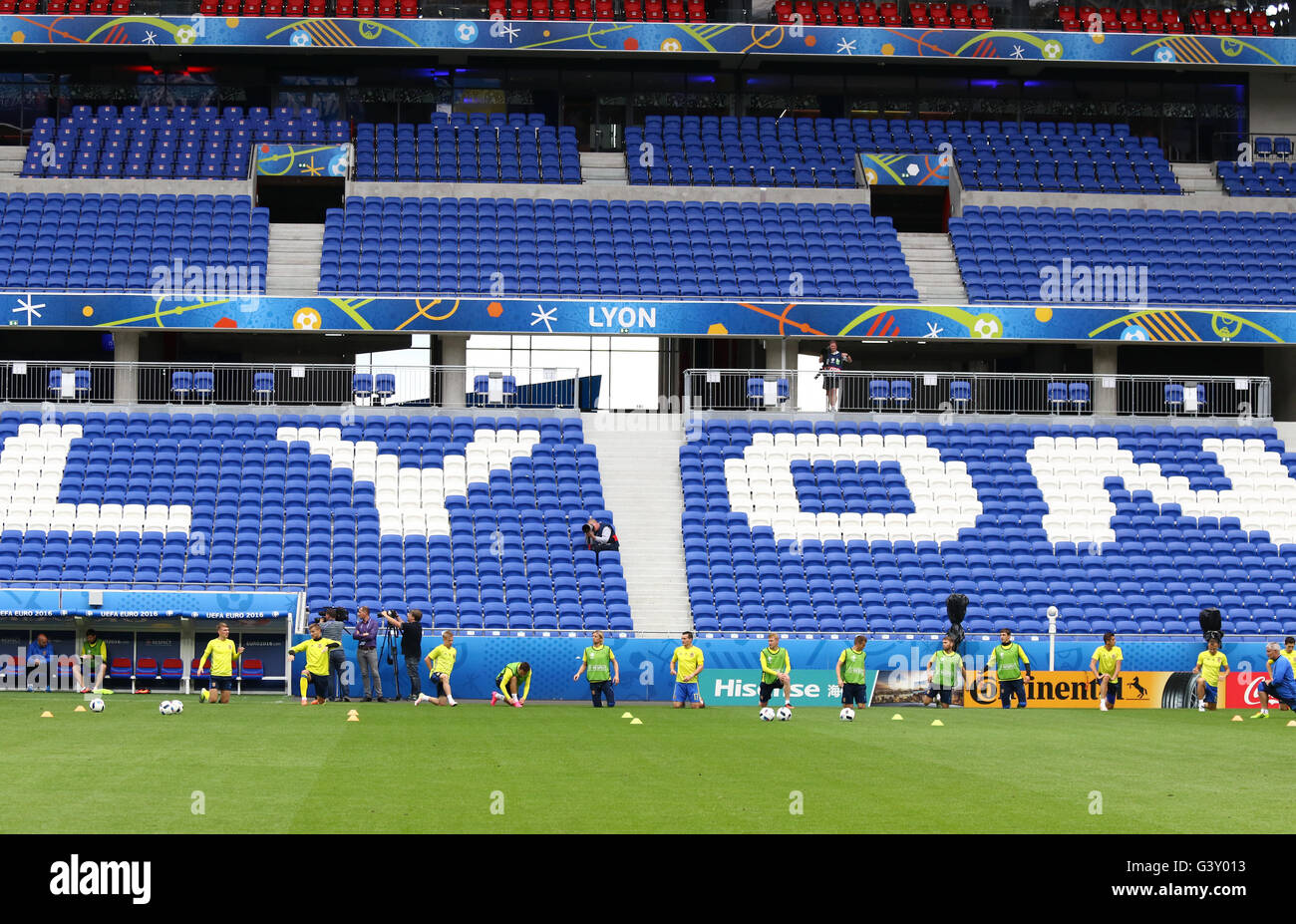 Lyon, France. 15 Juin, 2016. Ouvrir session de formation de l'Ukraine avant de l'Équipe Nationale de Football UEFA EURO 2016 match contre N.Ireland. Stade de Lyon, Lyon, France. Crédit : Oleksandr Prykhodko/Alamy Live News Banque D'Images
