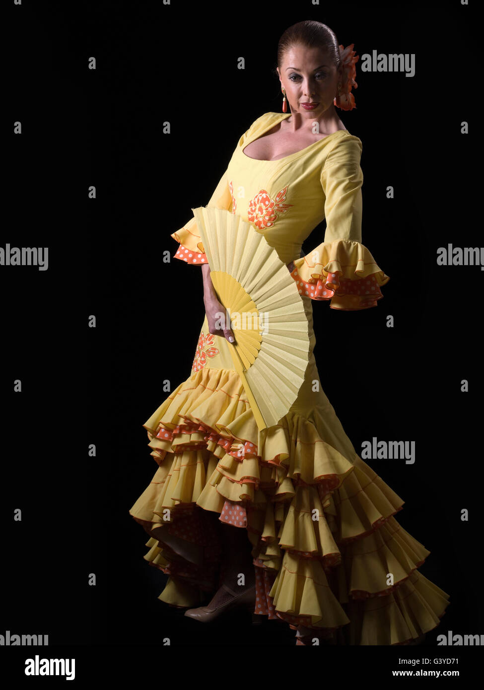 Femme espagnole, flamenco, regardant la caméra Banque D'Images