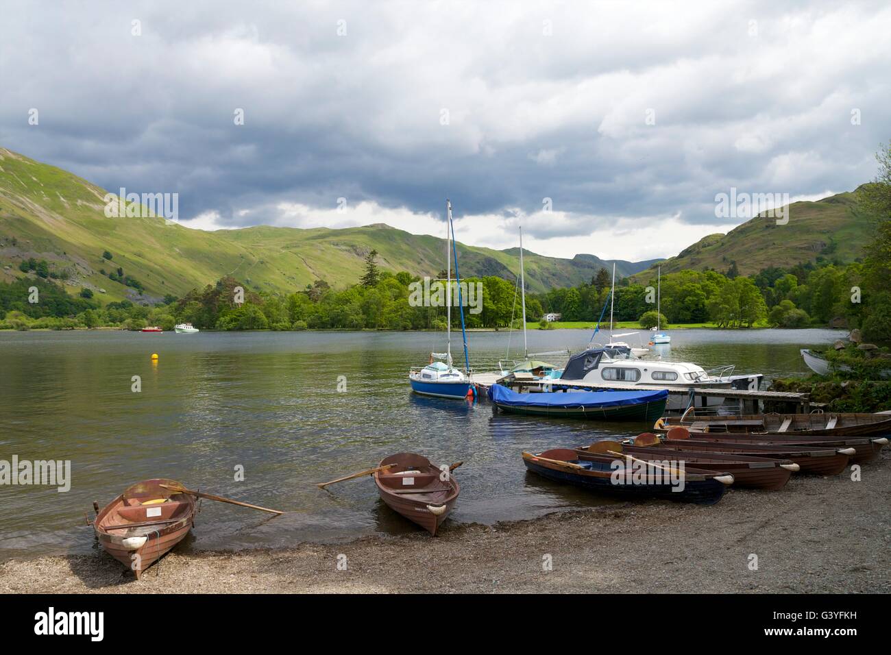 Location de bateaux à rames, Shap, Ullswater, Parc National de Lake District, Cumbria, England, UK, FR, DE L'Europe Banque D'Images