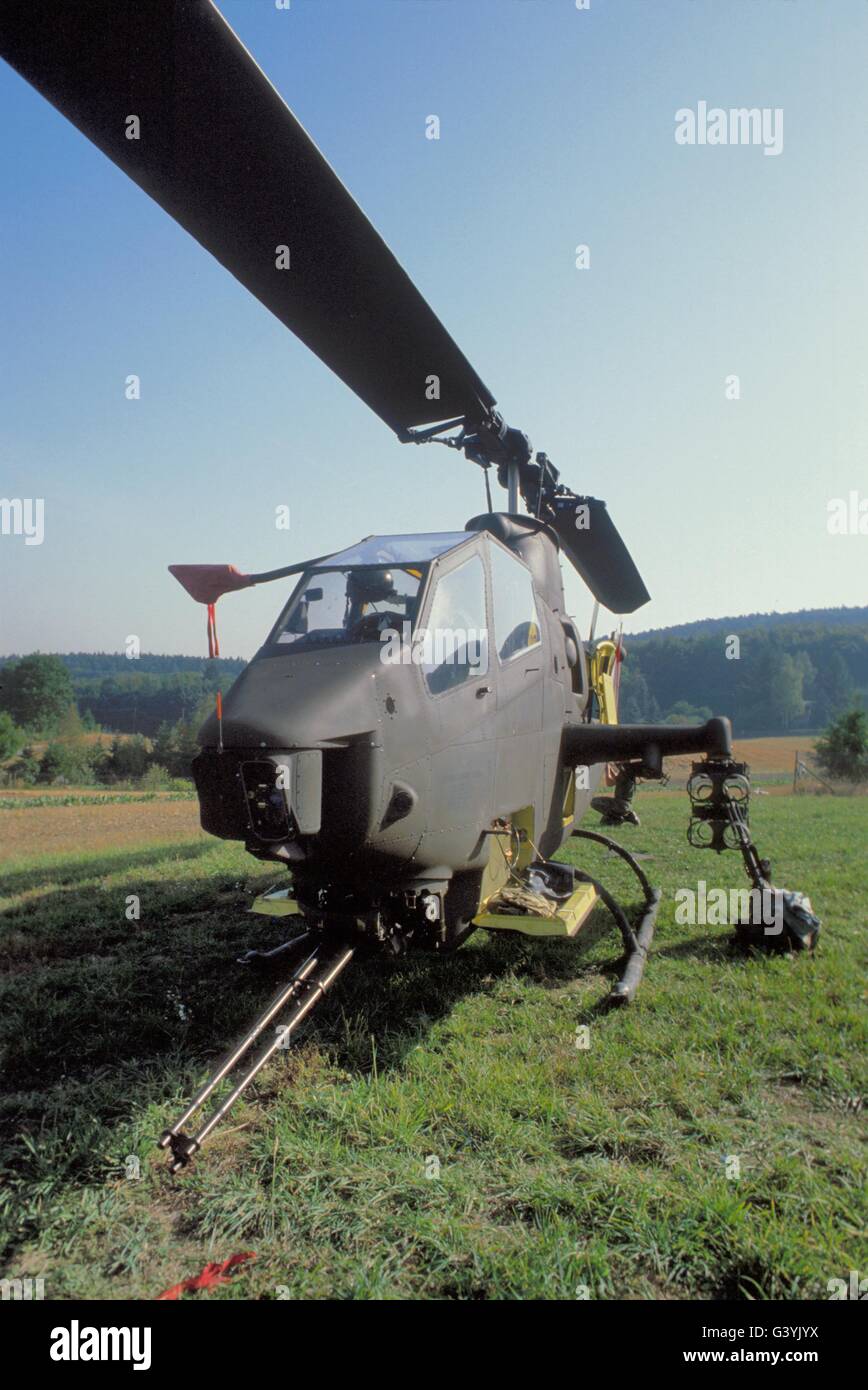 L'hélicoptère d'attaque antichar de l'armée américaine 'Cobra' lors des exercices de l'OTAN en Allemagne Banque D'Images