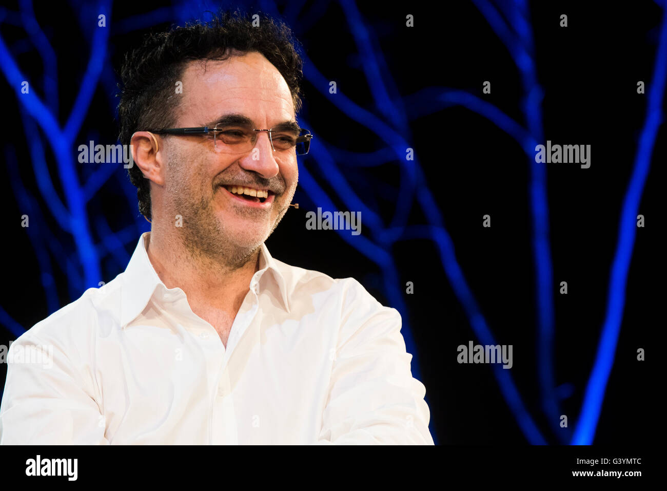 Noel Fitzpatrick, Irish world-class de neuro-orthopédie spécialiste vétérinaire. Personnalité de la télévision, parlant au Hay Festival, le samedi 28 mai 2016 Banque D'Images