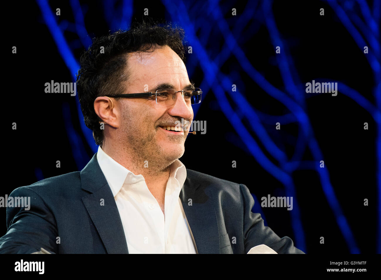 Noel Fitzpatrick, Irish world-class de neuro-orthopédie spécialiste vétérinaire. Personnalité de la télévision, parlant au Hay Festival, le samedi 28 mai 2016 Banque D'Images
