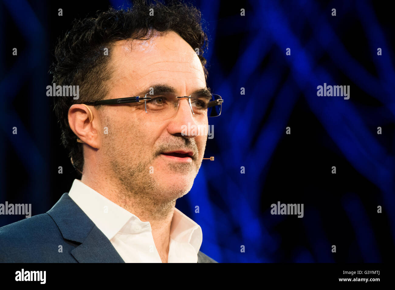 Noel Fitzpatrick, Irish world-class de neuro-orthopédie spécialiste vétérinaire. Personnalité de la télévision, parlant au Hay Festival, le samedi 28 mai 2016 Banque D'Images