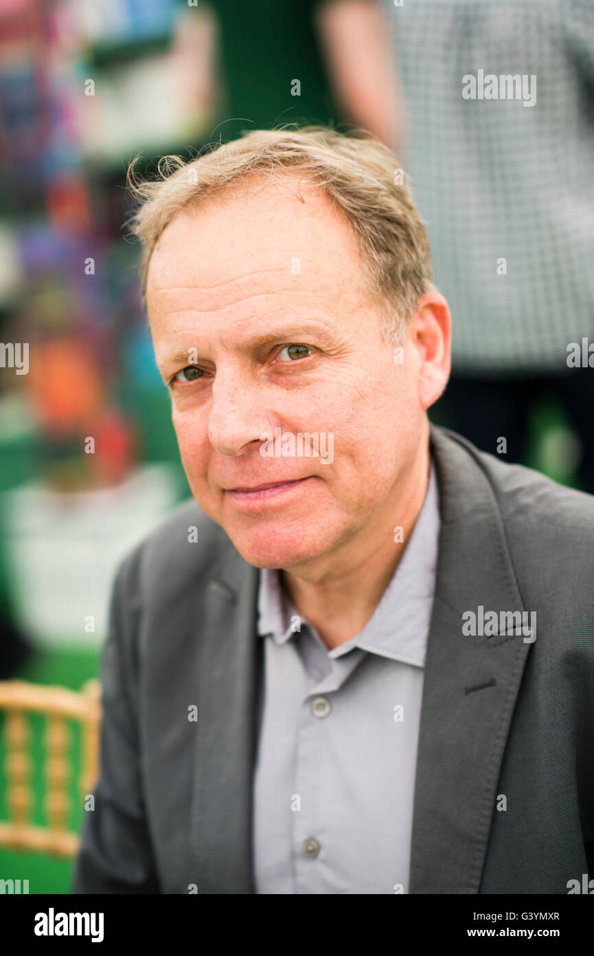 James Shapiro, James S. Shapiro est professeur d'anglais et de littérature comparée à l'université de Columbia et de l'autorité de renommée mondiale sur Shakespeare et la période moderne. Auteur de '1606 - Shakespeare et l'année de Lear' Le Hay Festival, le samedi 28 mai 2016 www.artswebwales.com Keith@artx.co.uk ©keith morris 07710 285968 01970 611106 Banque D'Images