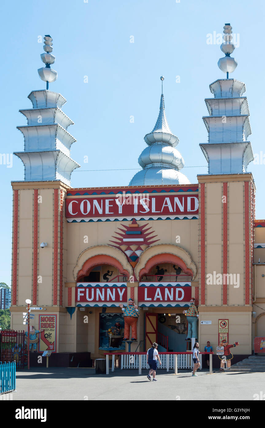 Funny Land, l'attraction, la rue principale, le Luna Park Sydney, Milsons Point, Sydney, New South Wales, Australia Banque D'Images