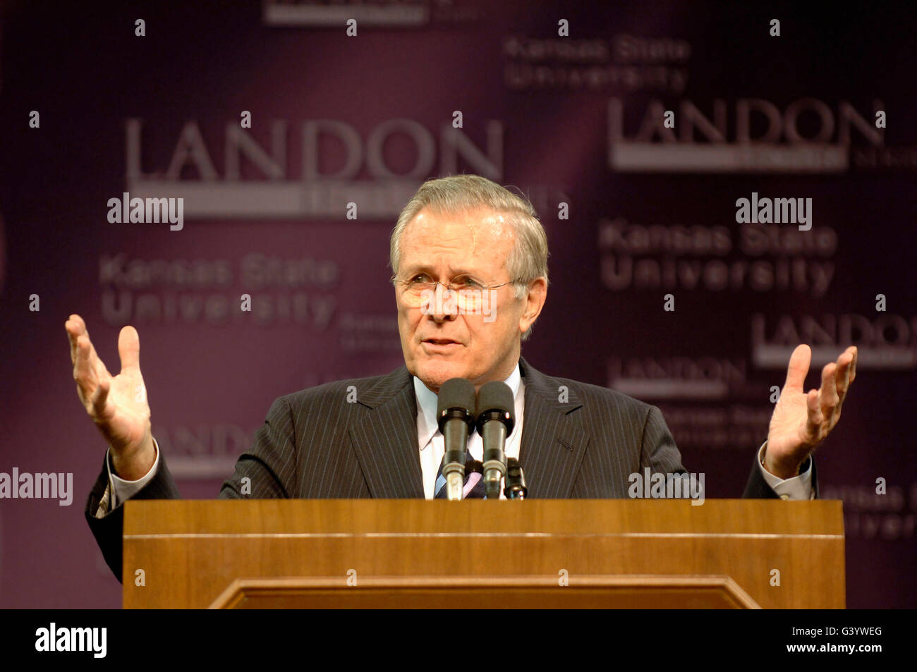 Le secrétaire à la défense Donald H. Rumsfeld Banque D'Images