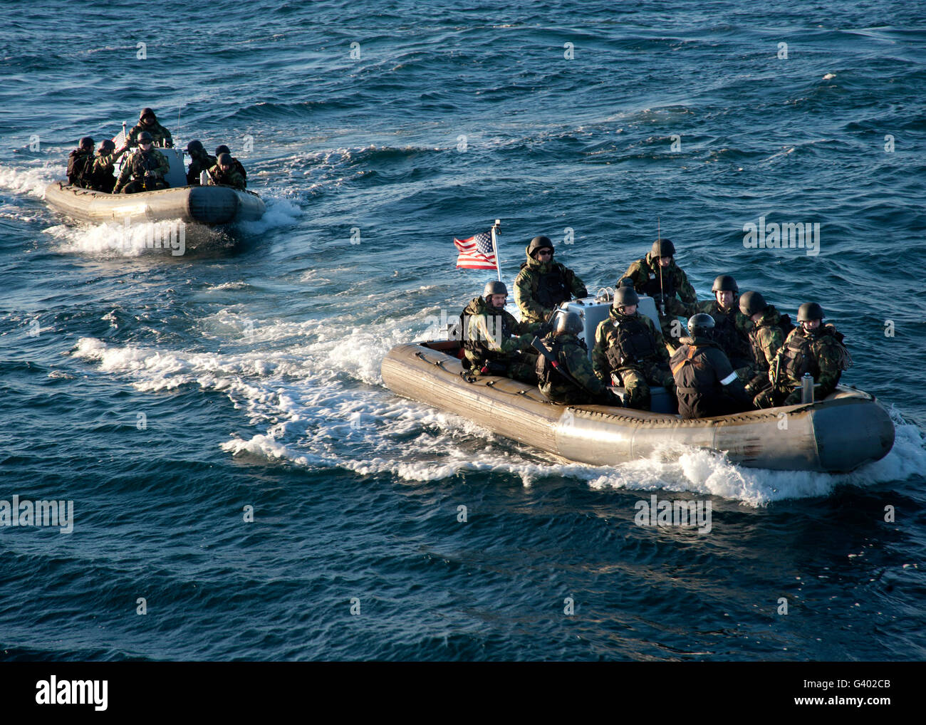 Les marins participer à une visite, un conseil, une perquisition et saisie de l'exercice. Banque D'Images