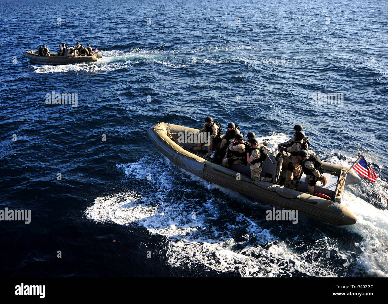 Transport en commun les marins de l'océan Atlantique à bord d'embarcations pneumatiques à coque rigide. Banque D'Images