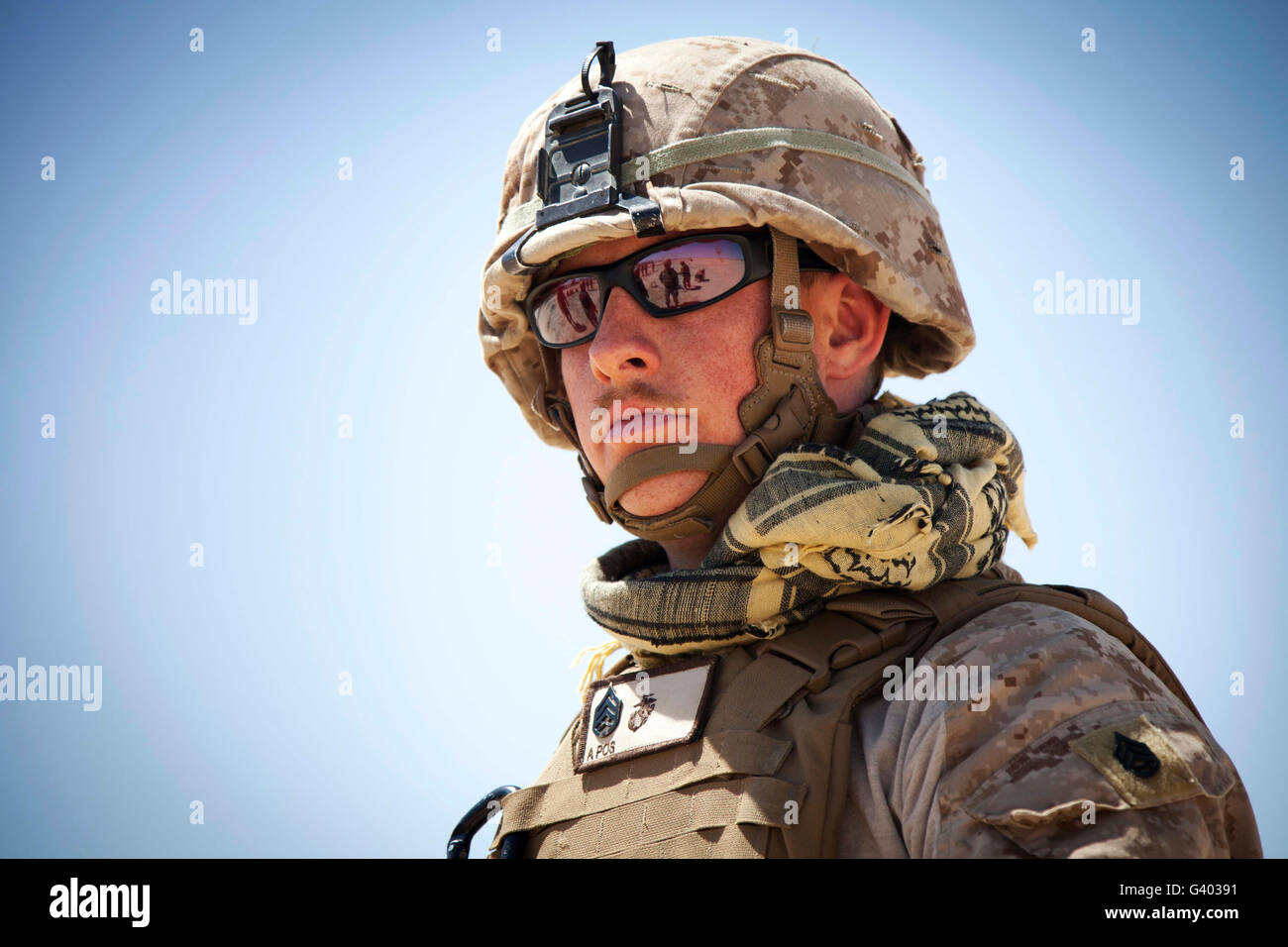 Montres Marines américain mortarmen shoot d'exercice. Banque D'Images