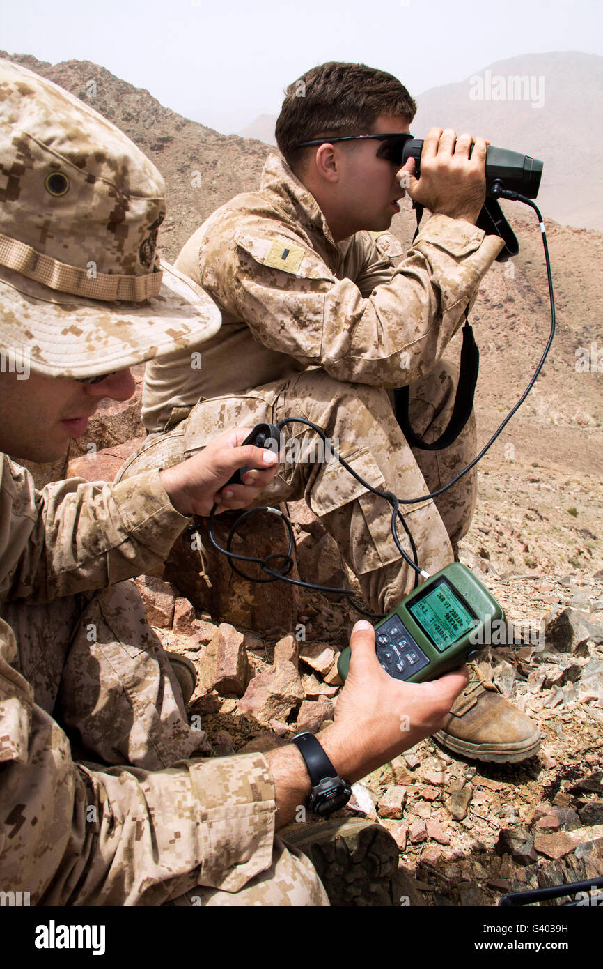 Jauge de distances Marines des États-Unis alors que les objectifs de la formation. Banque D'Images