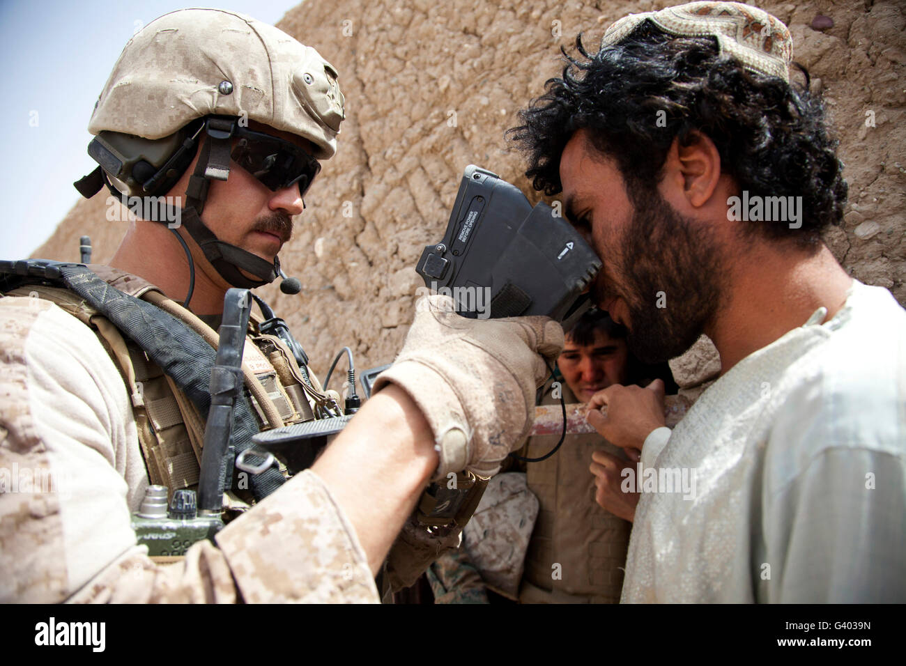 Une analyse des marines de l'homme afghane rétines. Banque D'Images