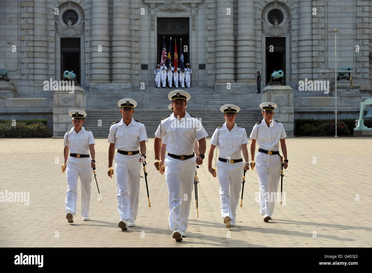 U.S. Naval Academy aspirants de participer à un défilé officiel. Banque D'Images