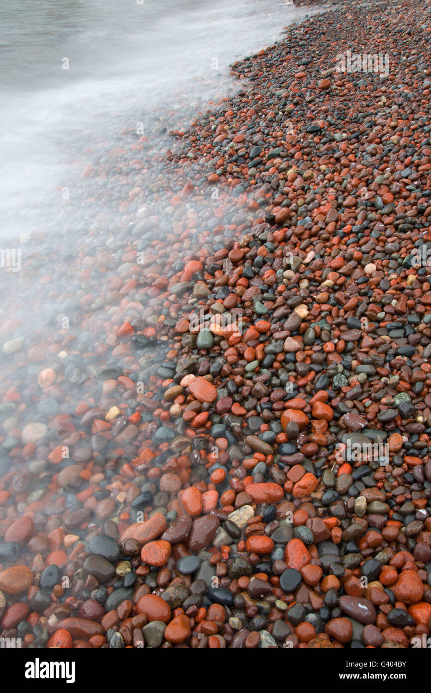 Plage de galets, l'établissement Sugarloaf Cove State Natural Area, au Minnesota Banque D'Images