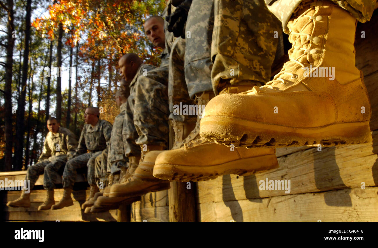 Les soldats de l'armée américaine de se préparer à la formation de base. Banque D'Images