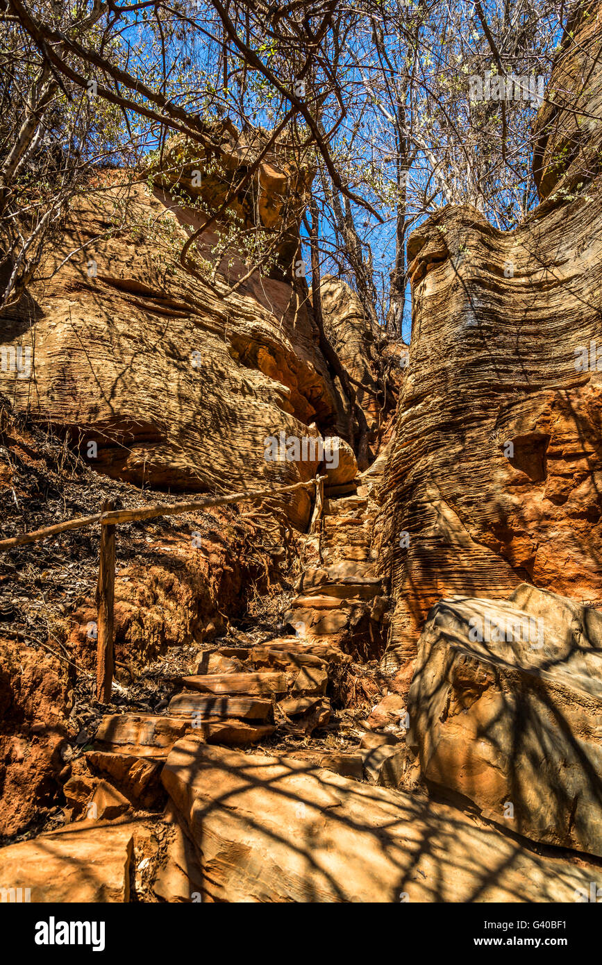Chemin à travers les roches, Chapada Diamantina, Bahia, Brésil Banque D'Images