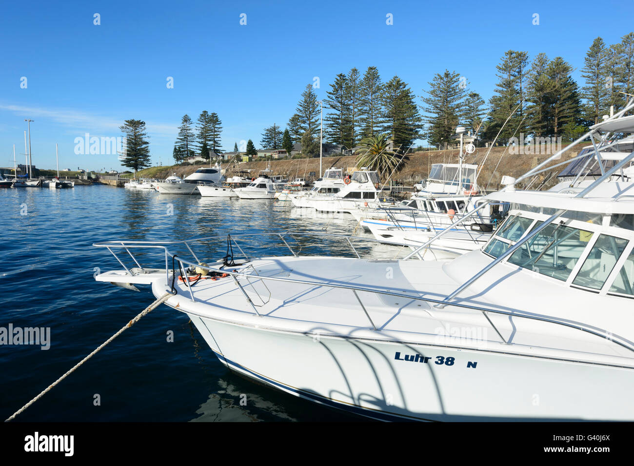Bateaux de pêche en haute mer, le port de Kiama, Côte d'Illawarra, New South Wales, NSW, Australie Banque D'Images
