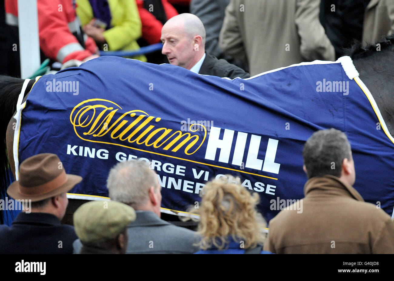 Vue générale de la marque de Willaim Hill sur la couverture de La longue course après le roi George VI de William Hill Galopez le poursuite Banque D'Images