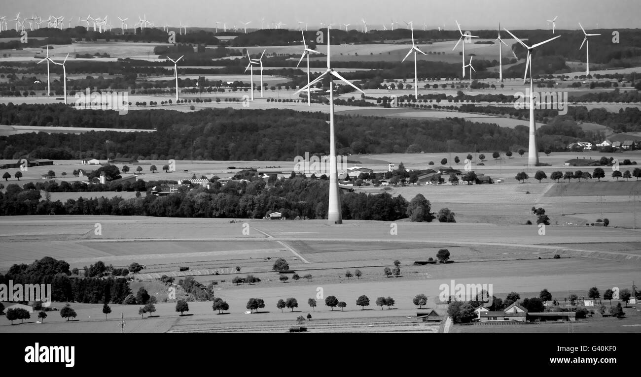 Vue aérienne, éoliennes, wind farm Wunnenberg, l'énergie éolienne, l'énergie de remplacement, de l'énergie renouvelable, la destruction du paysage, Banque D'Images