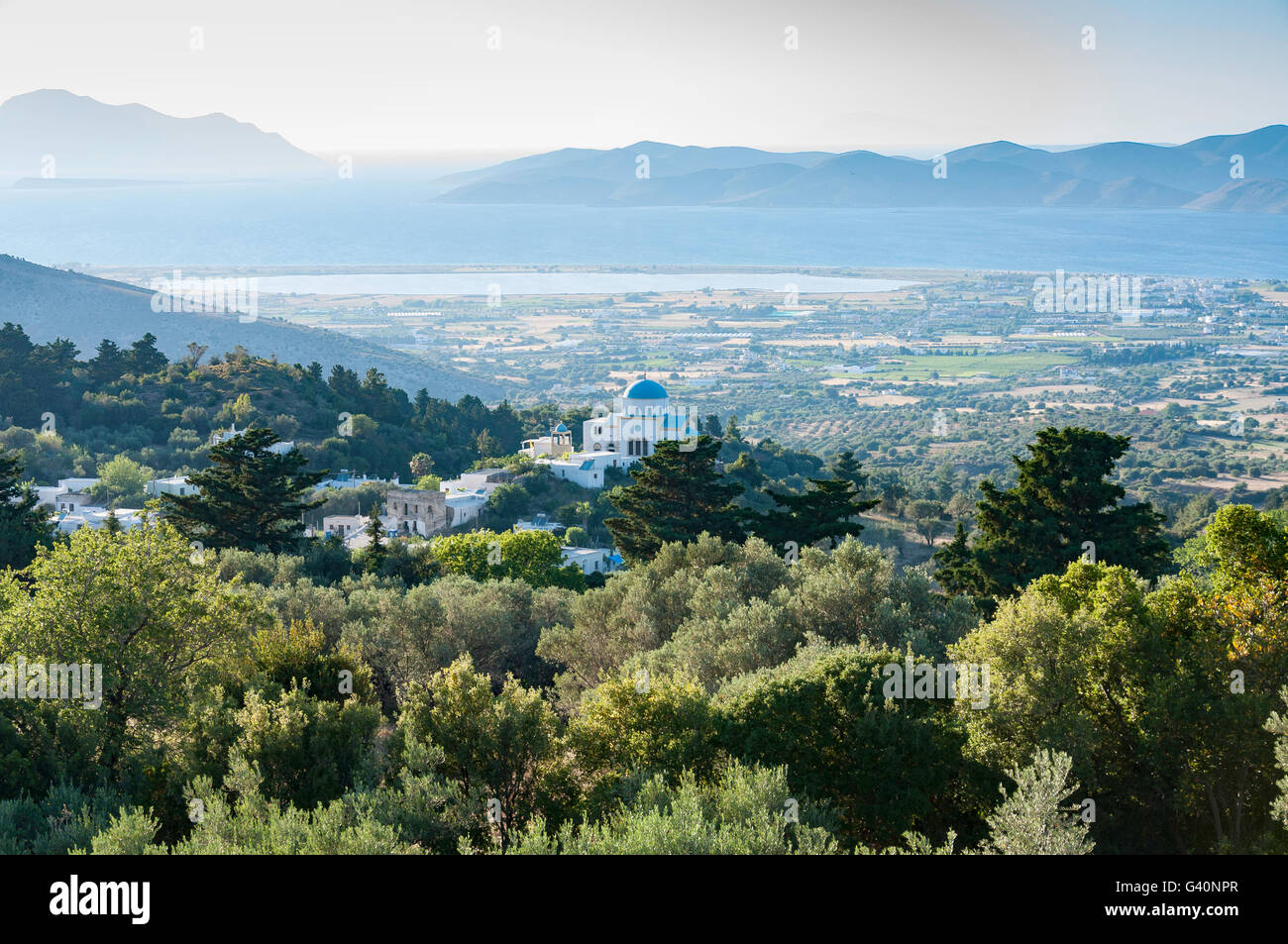 Vue sur le village de Zia paysage village sur une colline, Kos (Cos), du Dodécanèse, Grèce, région sud de la Mer Egée Banque D'Images